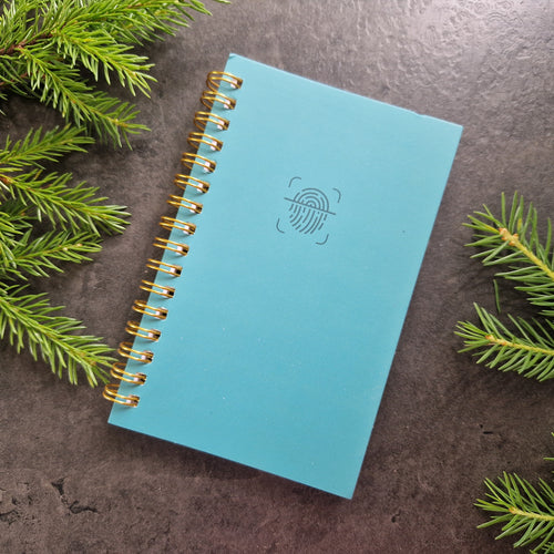 Turkos password book för lösenord och inloggningar med spiralrygg