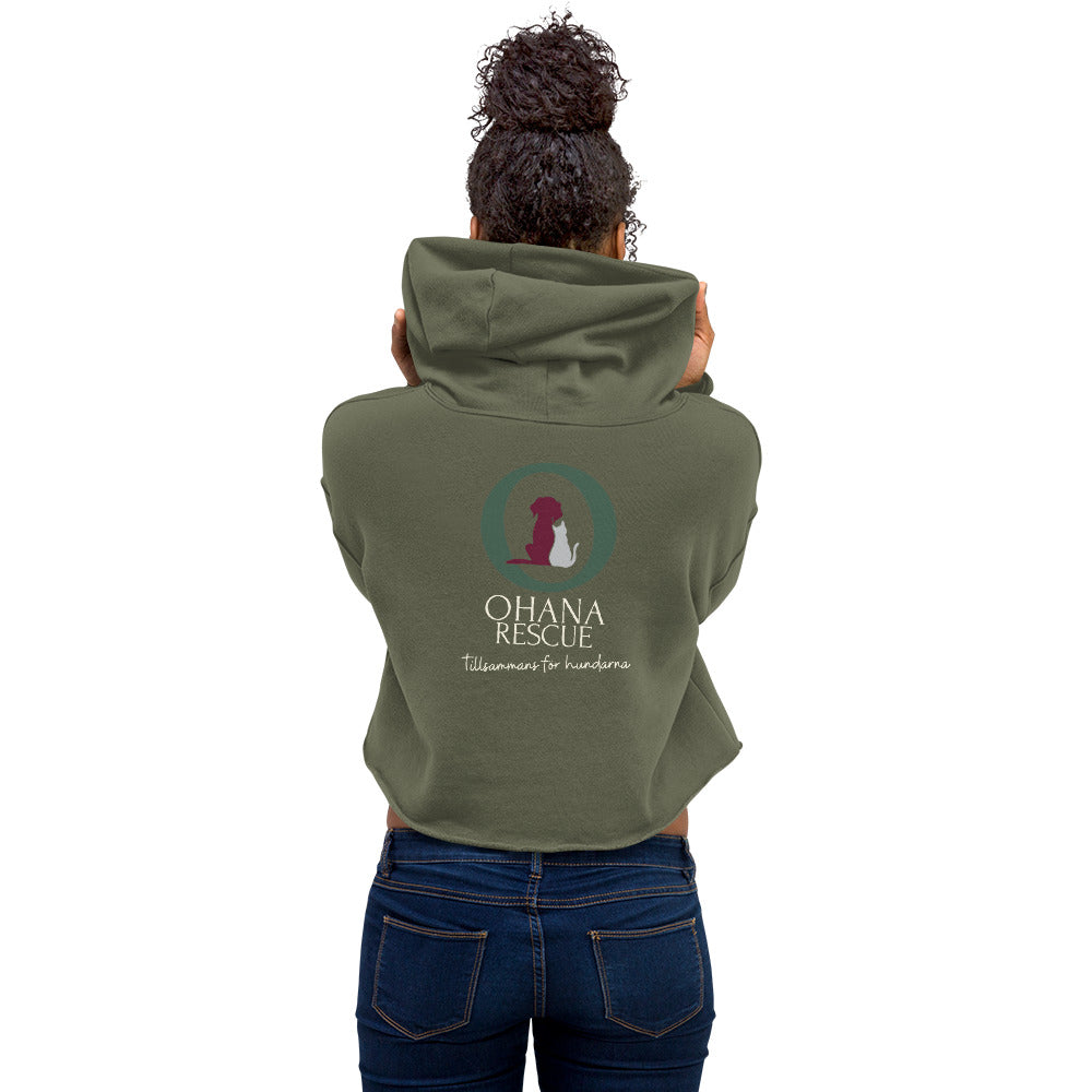 Ohana Crop Hoodie i militärgrön, baksida med Ohana-tryck
